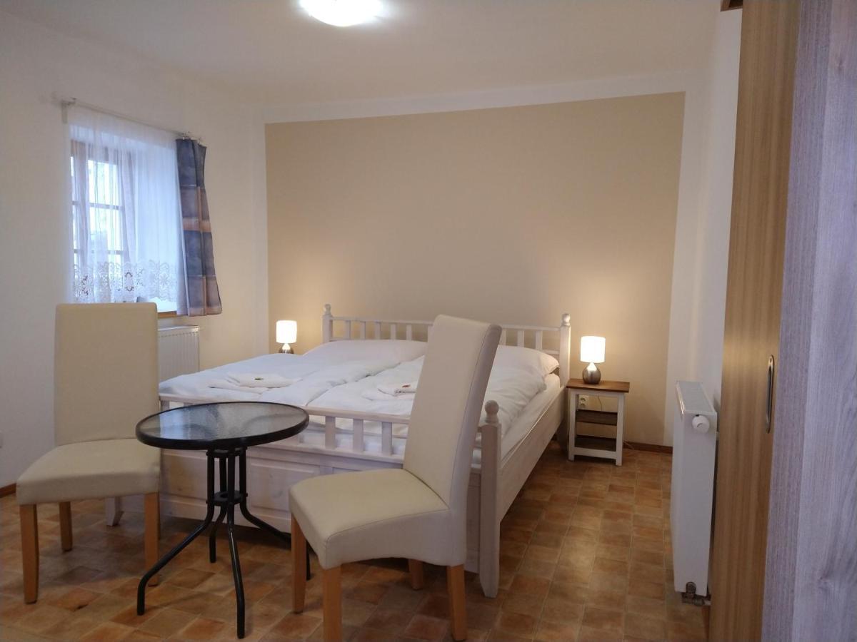 Apartmány Malý mnich Mníšek pod Brdy Exteriér fotografie